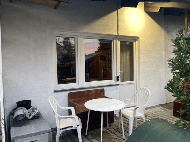 Az ügyfél a REHAU Synego AD Classic profilt és a EURO Style Opal reluxákat választotta.