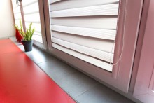 A nappali és éjszakai redőnyt zebra redőnynek nevezik a két csík váltakozása miatt